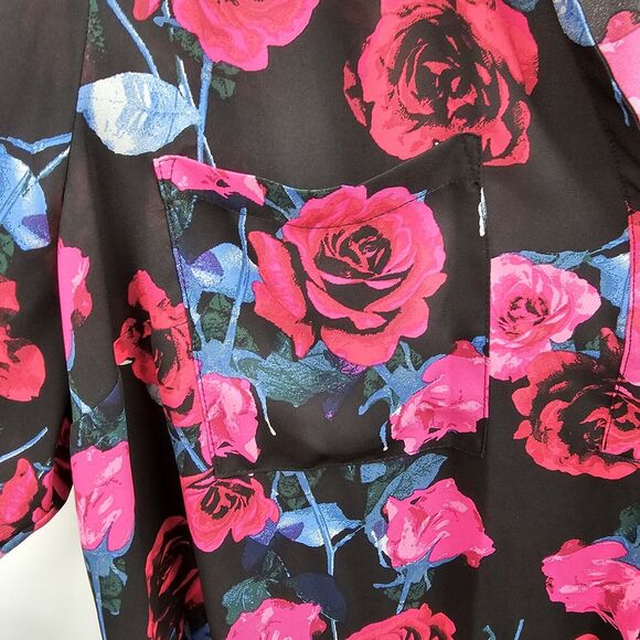 Torrid Top Black Size 4 4x Rose Floral Roll Sleeves Lightweight Plus Size Harper - Picture 7 of 8